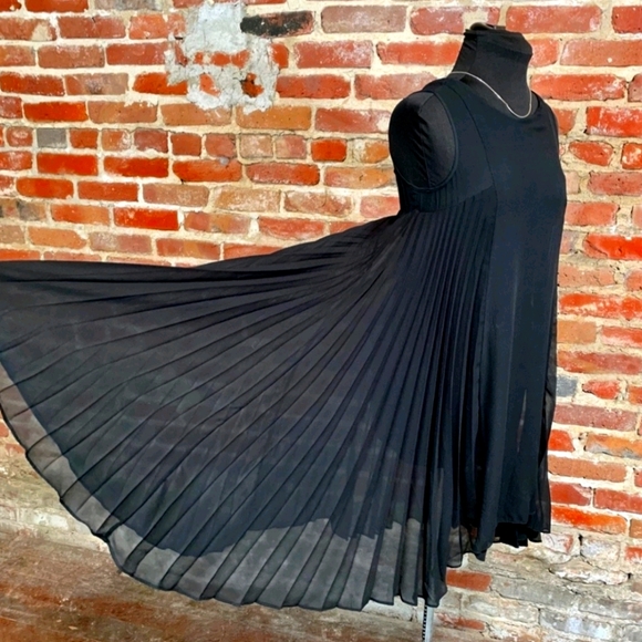 SpencerLacy Dresses & Skirts - Retro Black Cocktail Dress